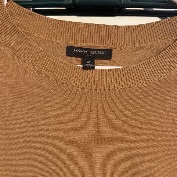 Banana Republic Women's Camel Crew Neck Sweater - Picture 2 of 4
